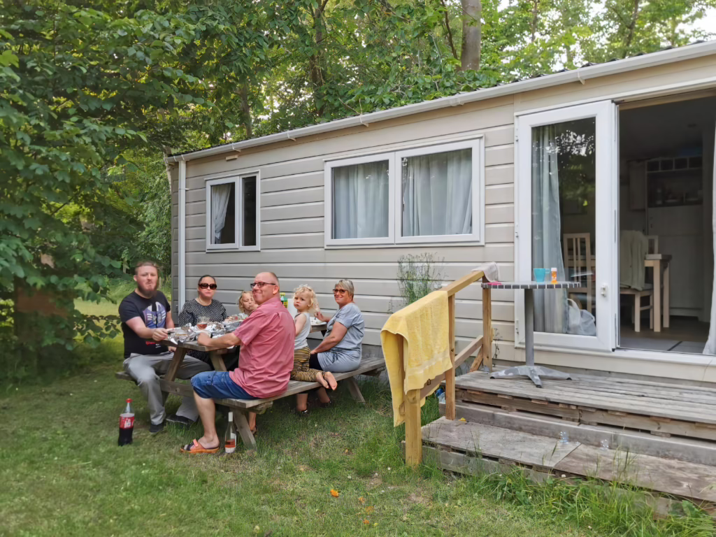 Mobile home set udefra på Frederiksværk Camping